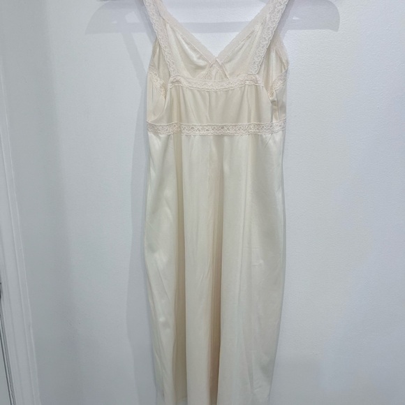 Vintage Kayser night gown beige made in canada size 36 - Picture 4 of 7